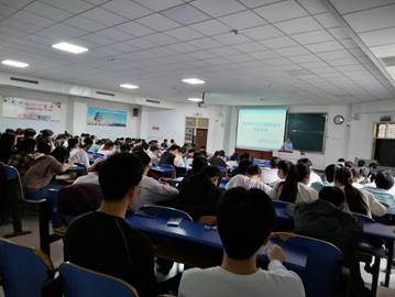 说明: （8）杨方超副书记给英国正版365官方网站2019级全体毕业生开思政教育大会（4#101）(2023年4月21日)